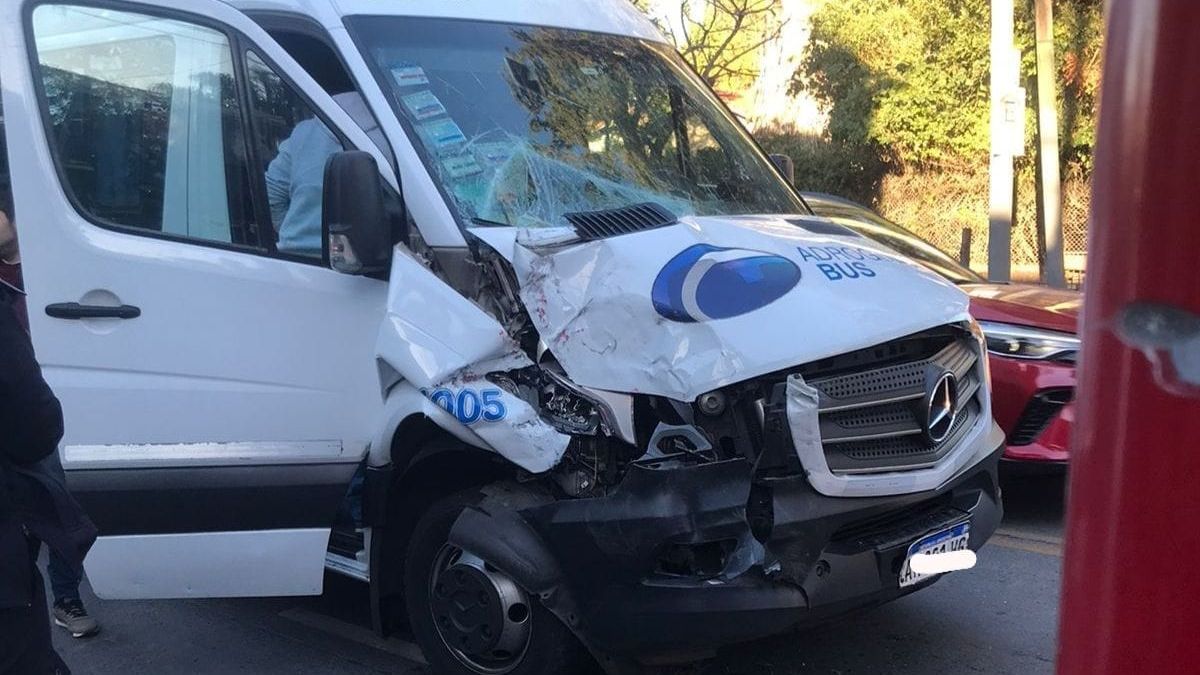 Choque Entre Un Colectivo Y Una Combi En Burzaco Cinco Heridos