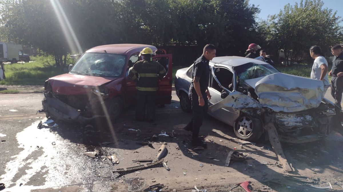 Violento Choque En La Ruta 16 Seis Personas Heridas