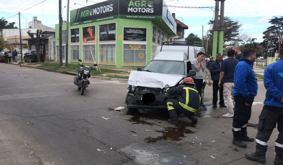 Choque Entre Un Utilitario Y Una Camioneta En Burzaco Un Herido