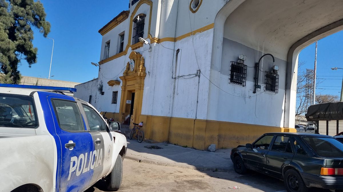 Brutal femicidio en Lomas mató a su esposa a machetazos y se entregó