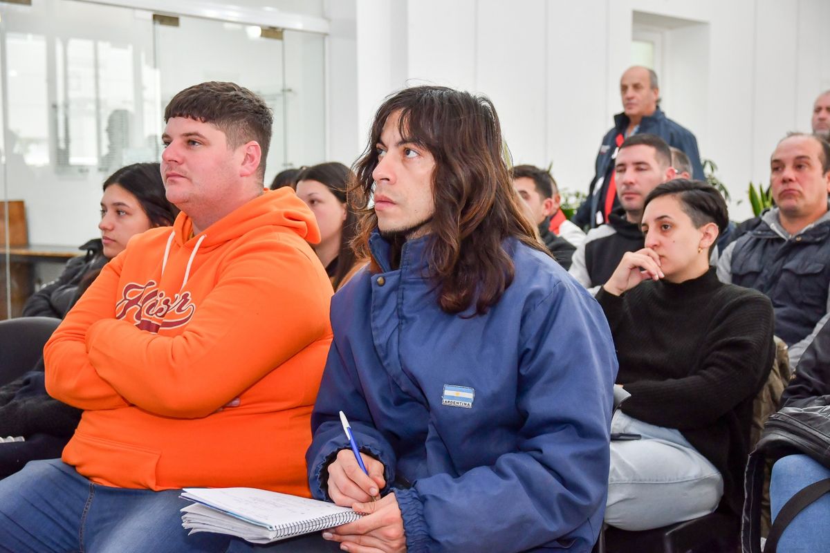 Capacitan a personal municipal de San Vicente en Emergentología