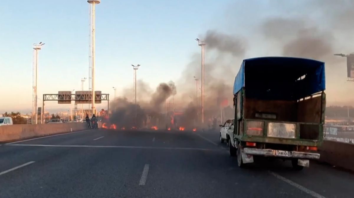 Lomas corte total en Puente La Noria genera caos en el tránsito