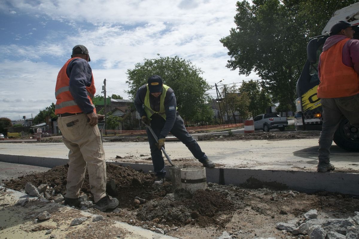 Esteban Echeverría avanzan las obras de repavimentación en hormigón de