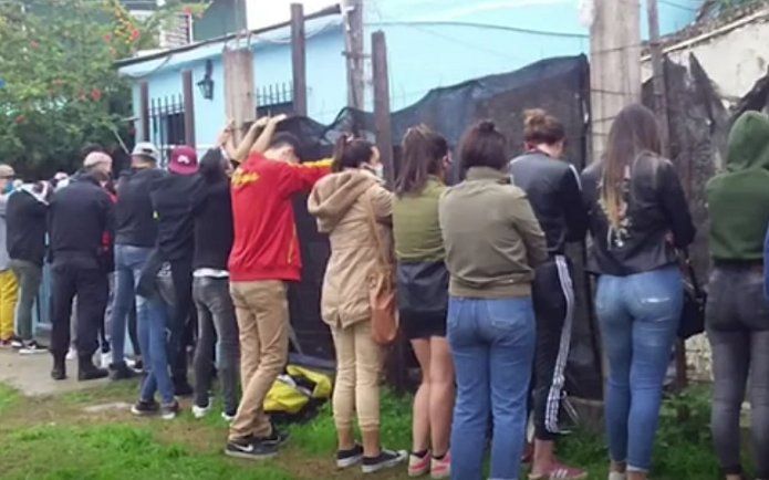Los j&oacute;venes de Lan&uacute;s quedaron detenidos por violar el aislamiento social 