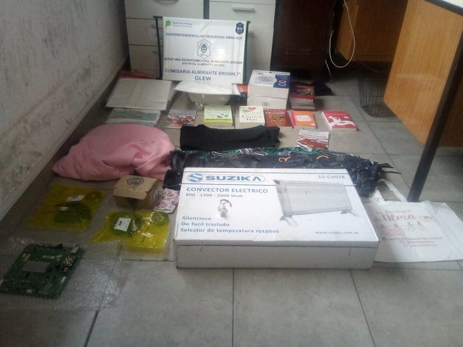 Los productos robados a la joven v&iacute;ctima en Glew.