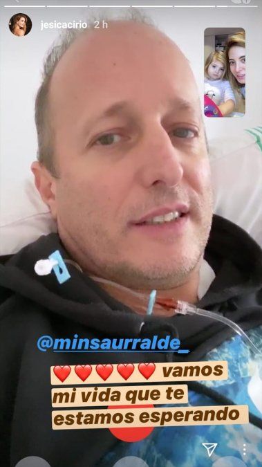 El intendente de Lomas de Zamora, esta mañana en comunicación con su esposa y su hija.