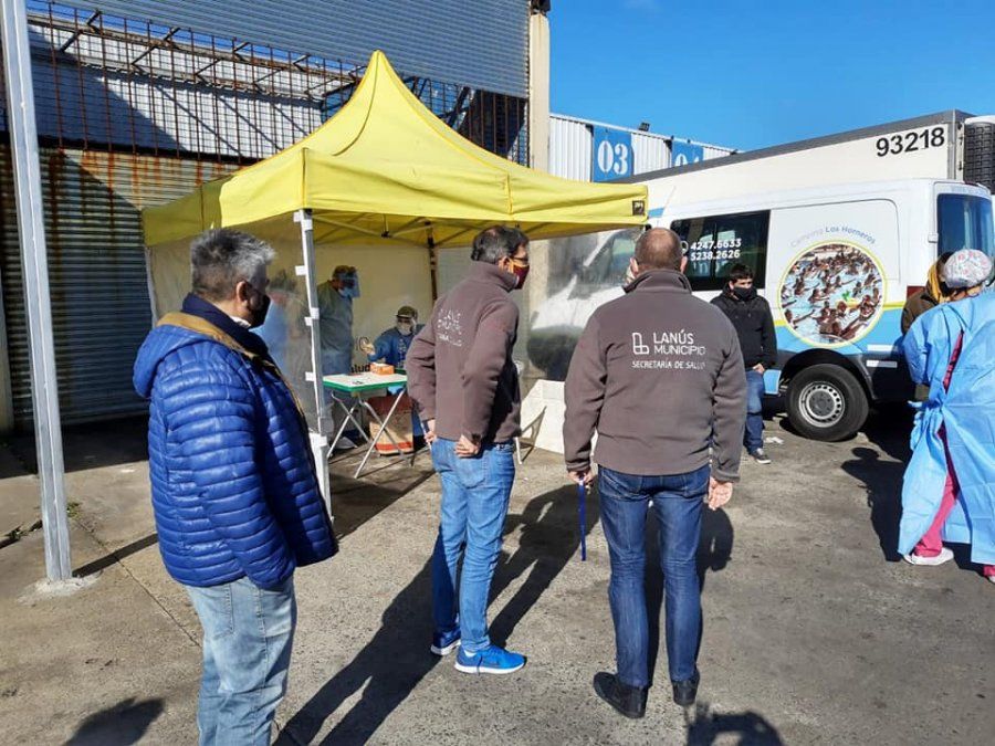 El Municipio de Lan&uacute;s realiz&oacute; tareas de desinfecci&oacute;n y testos a los empleados
