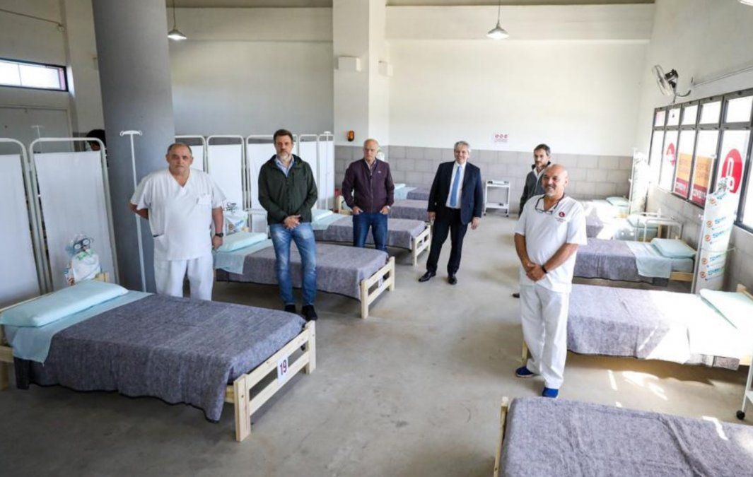 Los cuatro j&oacute;venes se encuentran en el hospital de campa&ntilde;a para casos de Covid-19 instalado en Villa Jard&iacute;n 