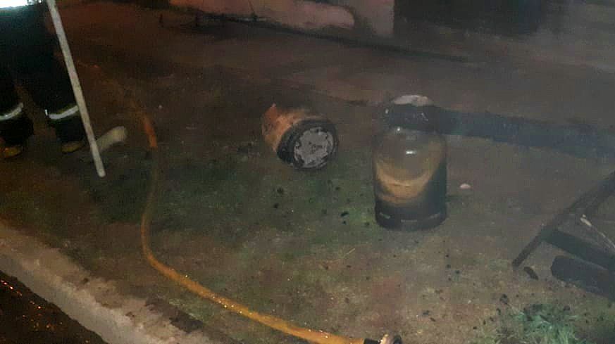 Incendio. En el lugar había garrafas, pero no causaron explosiones.