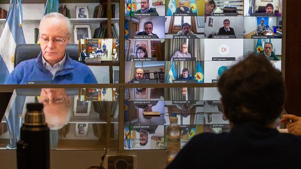 Kicillof tambi&eacute;n se reuni&oacute; con los intendentes del AMBA antes de comenzar esta nueva etapa