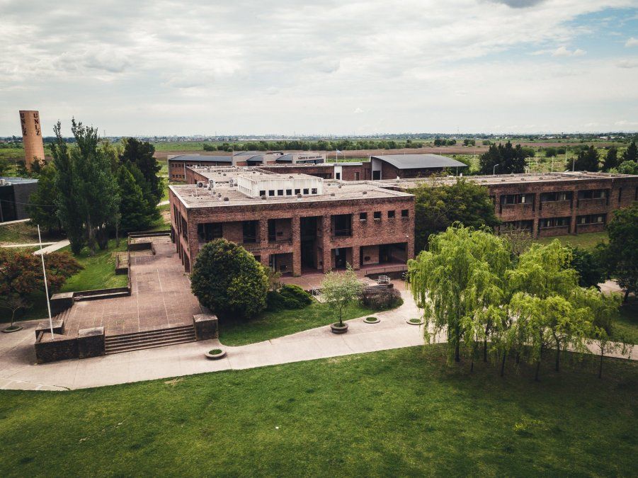 La Facultad de Ingenier&iacute;a de la Universidad de Lomas de Zamora trabaja en el desarrollo del robot para descontaminar espacios abiertos.