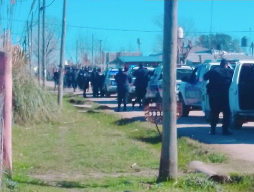 Desde el s&aacute;bado &uacute;ltimo hubo por momentos presencia policial en la toma de Guernica, pero los vecinos denuncia hechos de violencia.