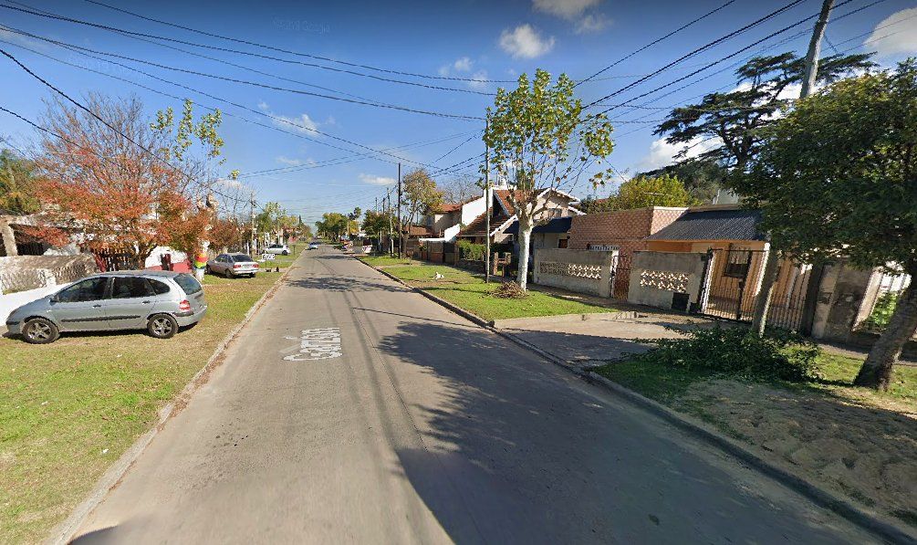 Luis Guill&oacute;n.&nbsp;Los piratas del asfalto balearon a un vecino sobre la calle Garz&oacute;n.&nbsp;