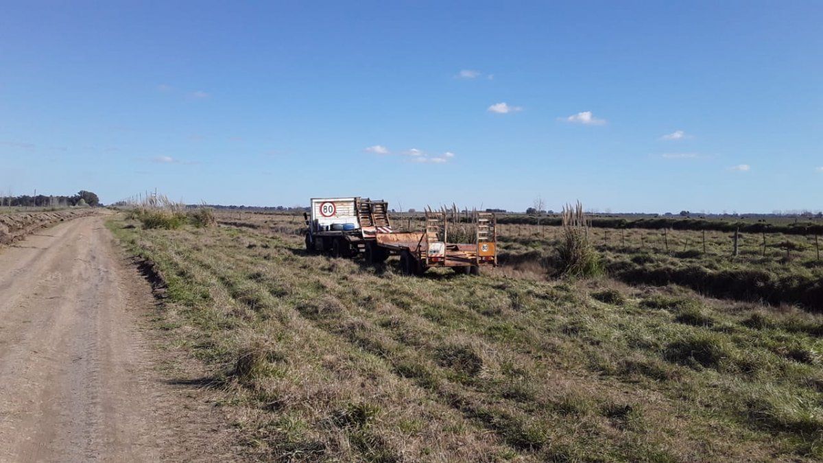 El trabajo de los delincuentes en un viejo gasoducto de la ruta 52, en la zona rural de San Vicente.