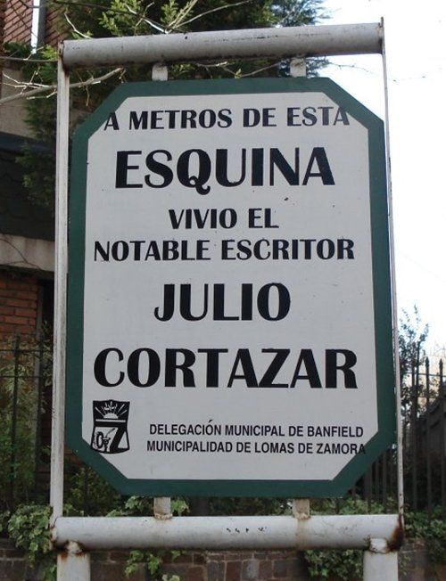 Julio Cort&aacute;zar pas&oacute; su infancia y parte de su adolescencia en Banfield.