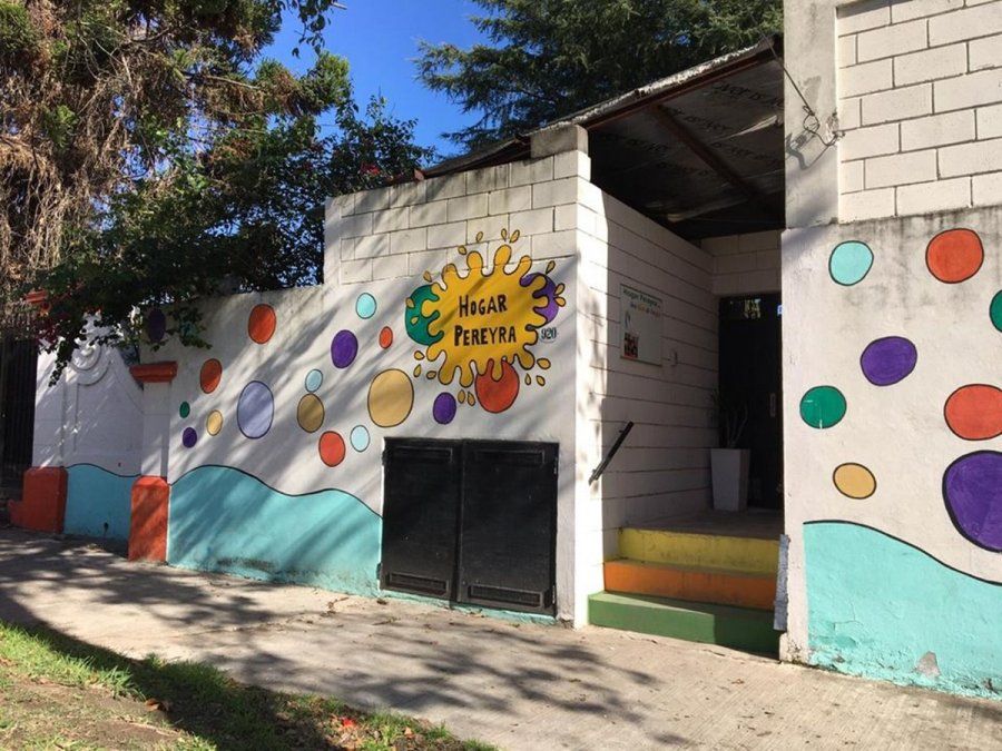 Hogar Pereyra de Banfield que uni&oacute; como familia a Mar&iacute;a Emilia, Alan y Braian.