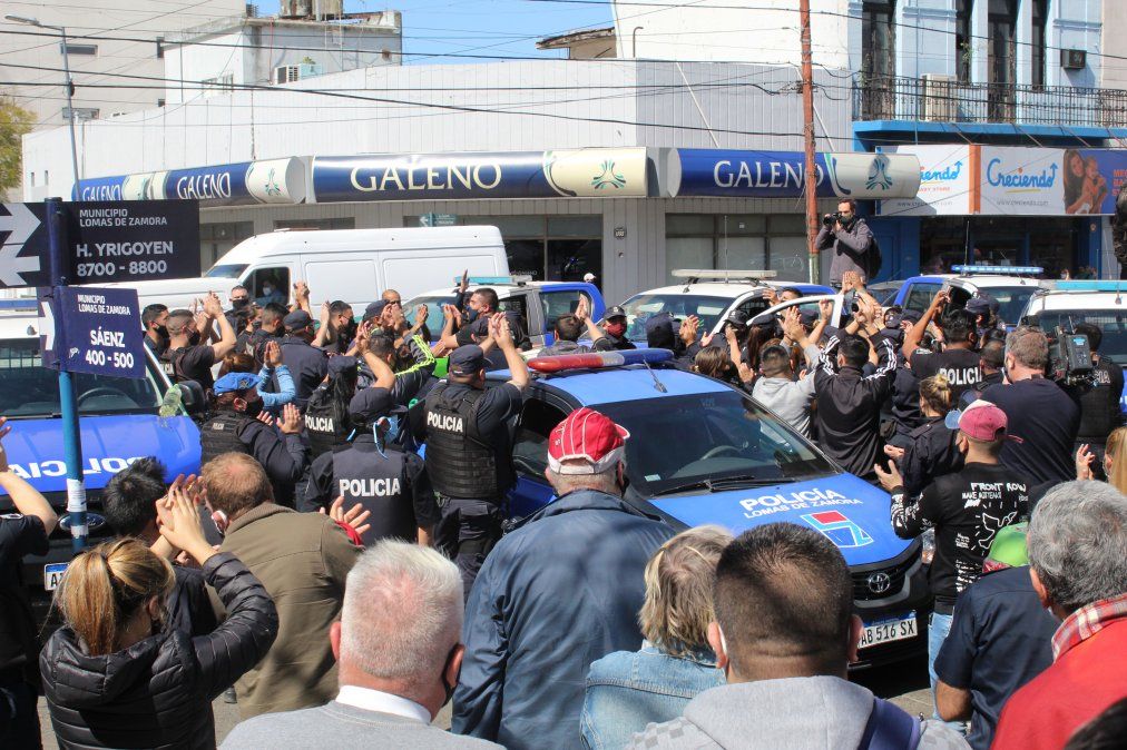 Protesta de la Polic&iacute;a Bonaerense en Lomas de Zamora.