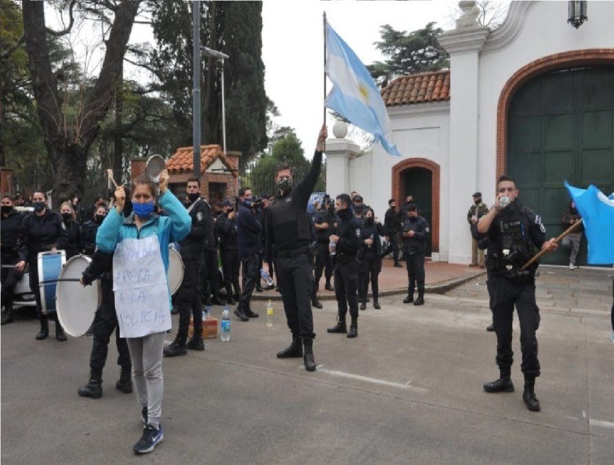 Los intendentes de la regi&oacute;n repudiaron la forma de protesta de la Polic&iacute;a.
