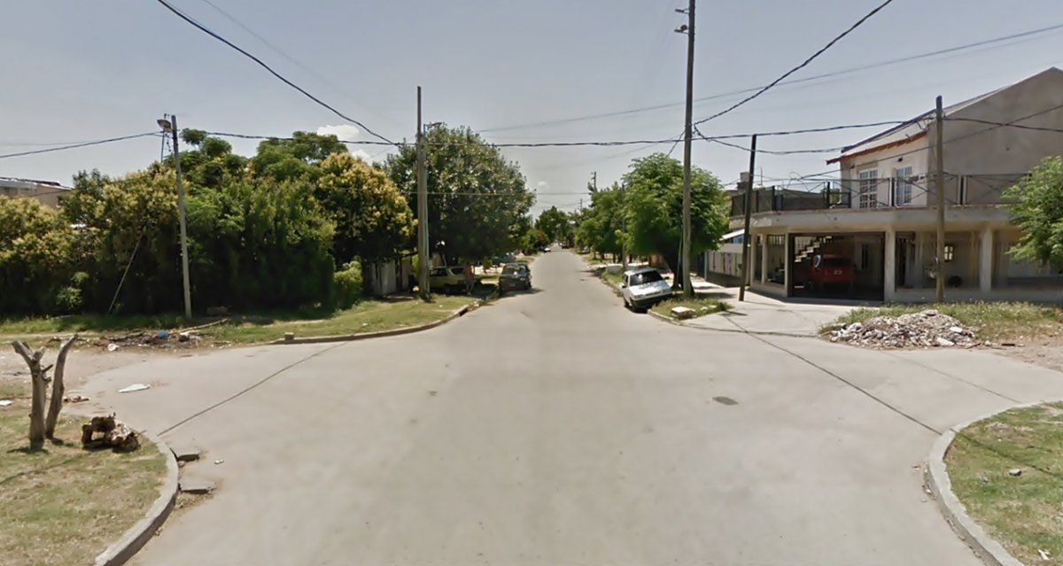 Benito P&eacute;rez Galdos y N&aacute;poles, Villa Centenario, Lomas de Zamora.