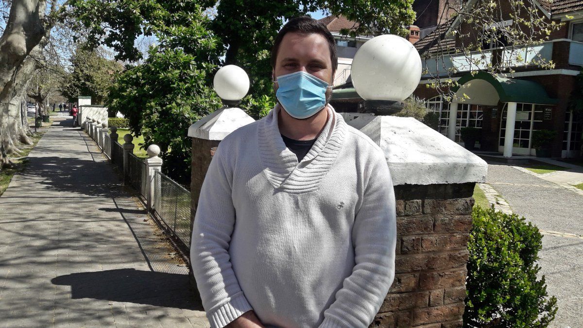 Facundo Córdoba, el neonatólogo que acompañó a las trigemelas de Lomas de Zamora hasta el momento del alta.