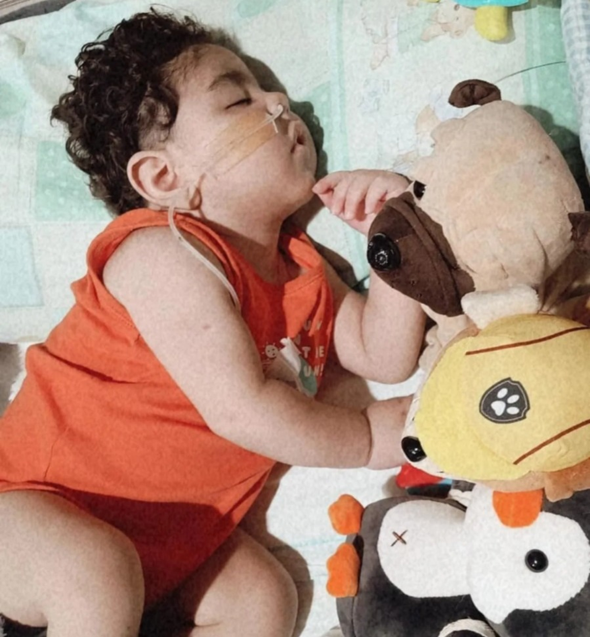 El bebé nació hace más de un año.