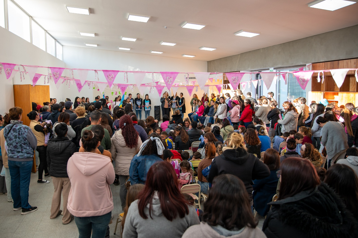 El jardín inaugurado este lunes es el primer establecimiento de educación inicial en el barrio San José, de Alejandro Korn.