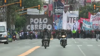 Tensión en el Puente Pueyrredón: protestas por el Programa Volver al Trabajo