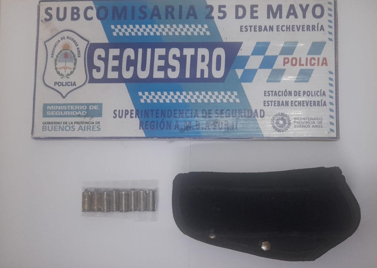 Uno de los elementos secuestrados durante el operativo en Monte Grande.&nbsp;