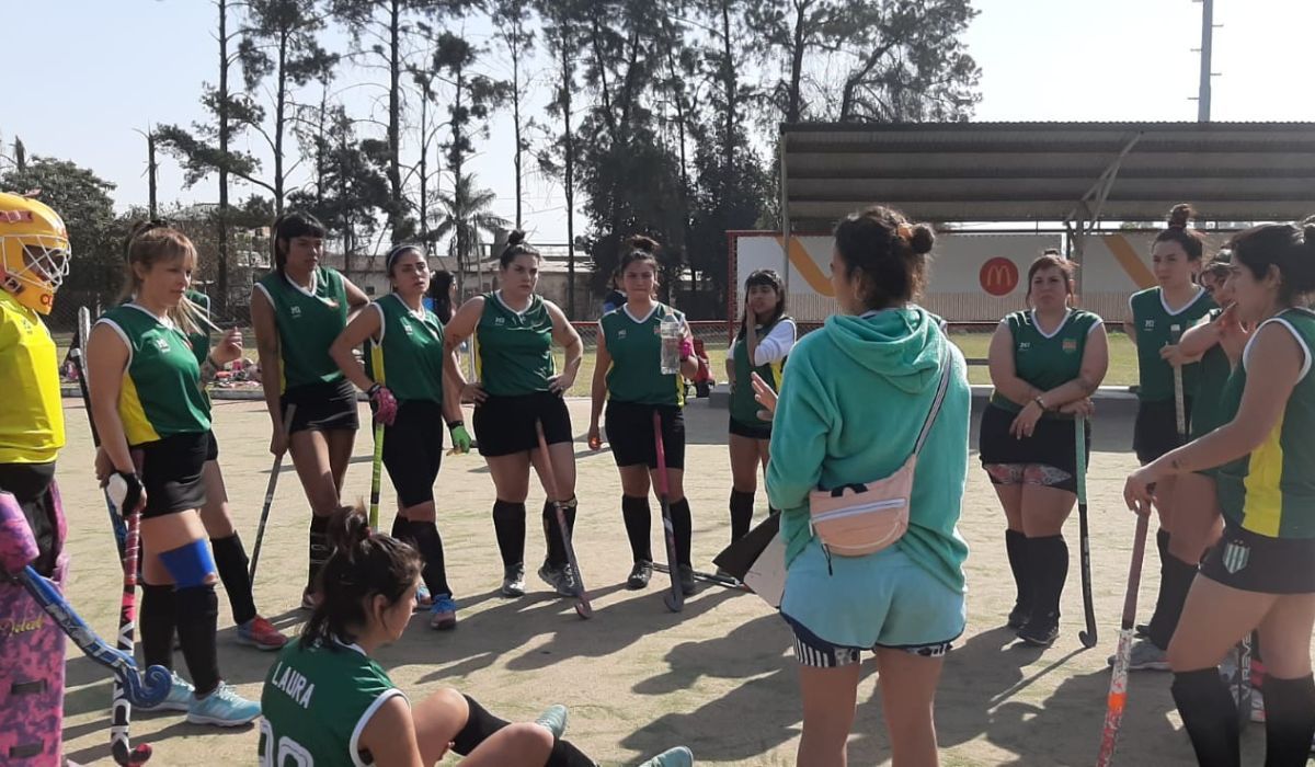 El equipo femenino en Tucumán.