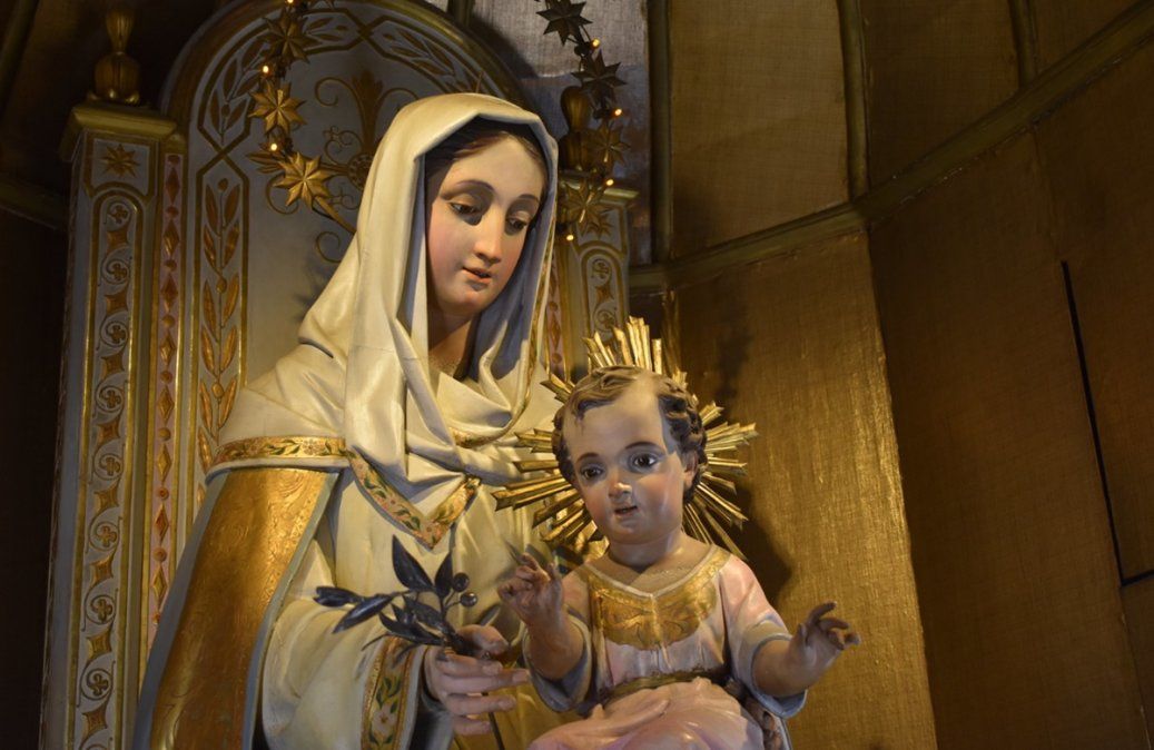 El obispo Jorge Lugones lamentó el robo de las coronas de la Virgen y el Niño Jesús en la Catedral de Lomas de Zamora.