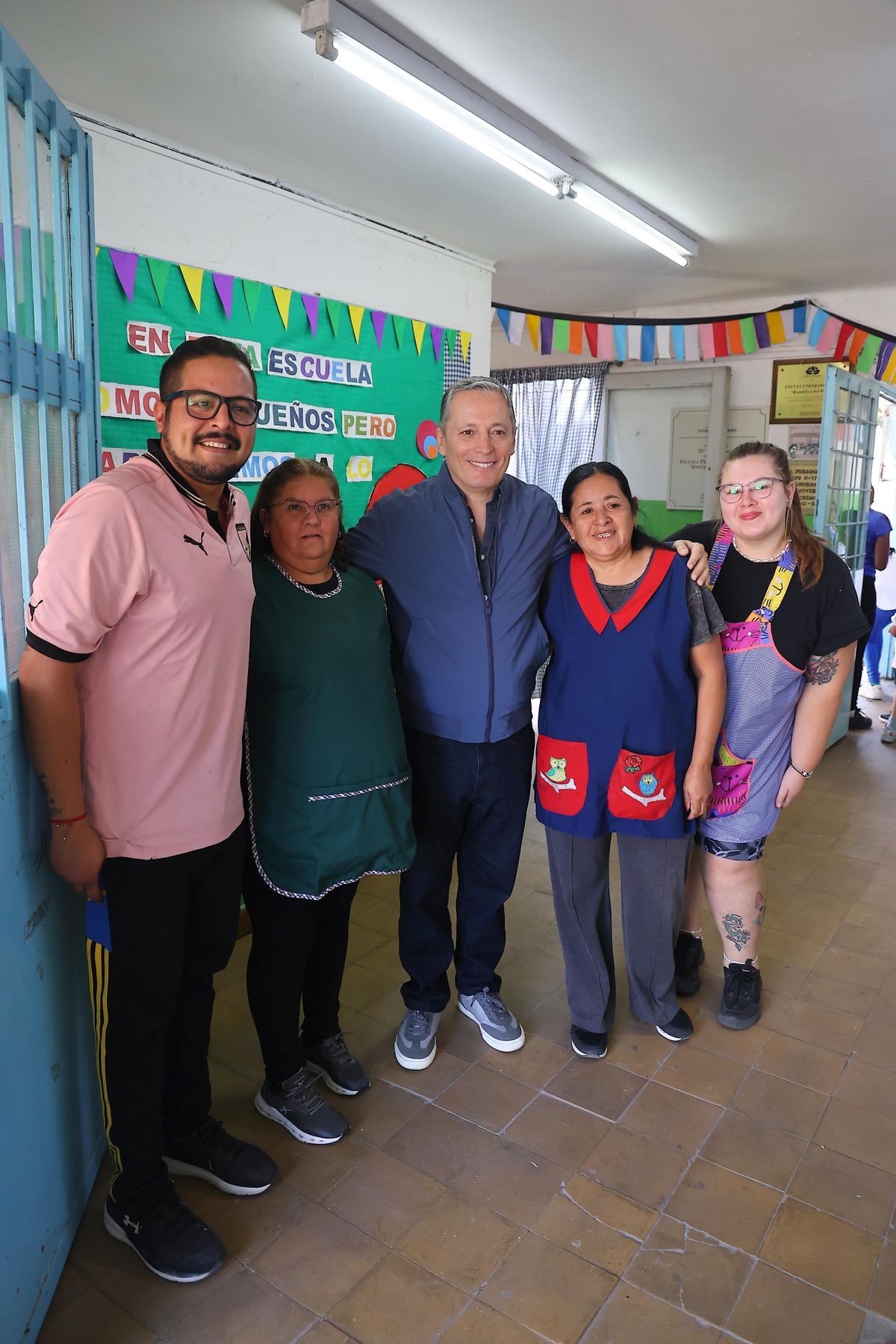 El intendente de Esteban Echeverría, Fernando Gray, en la Escuela 17 de El Jagüel.