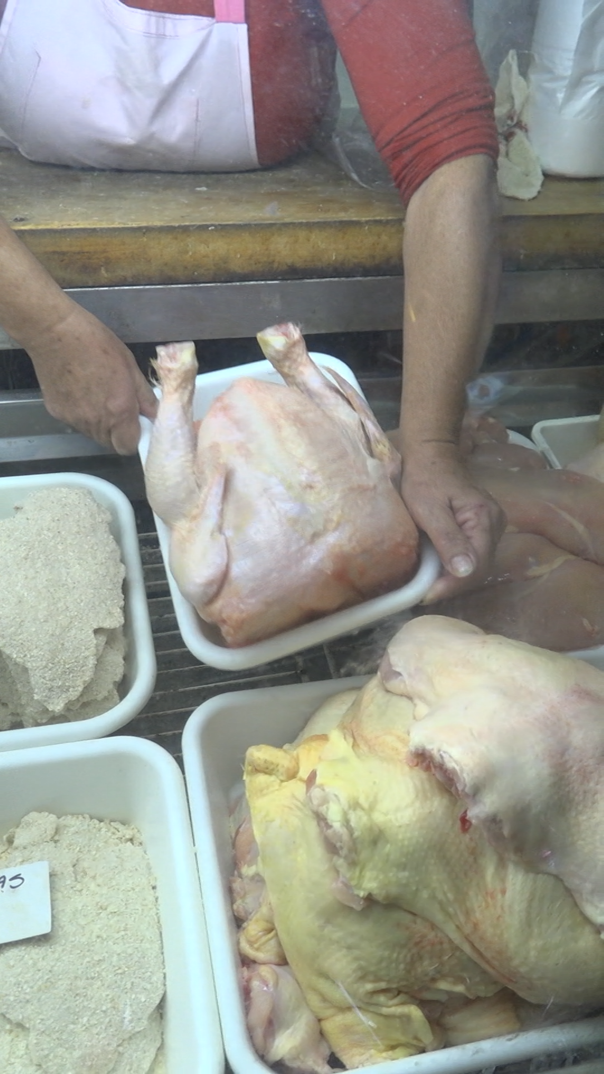 Los 20 kilos de pollo ahora cuestan alrededor de 9.600 pesos. 