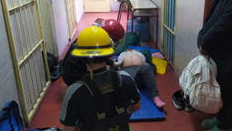 longchamps: una joven dio a luz en una escuela y la asistieron los bomberos