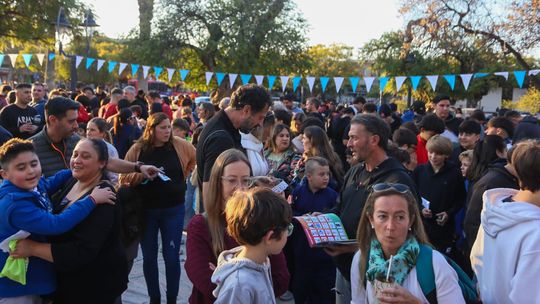 Los Andes organiza una juntada de figuritas para ayudar al Hospital Allende