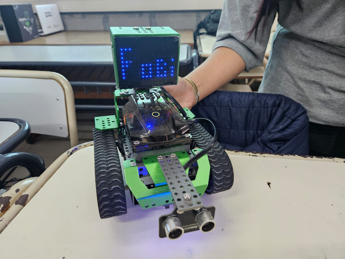 "Robi", el robot de los alumnos de cuarto a&ntilde;o.&nbsp;