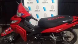 detuvieron en junin a dos jovenes con una moto robada en lomas de zamora