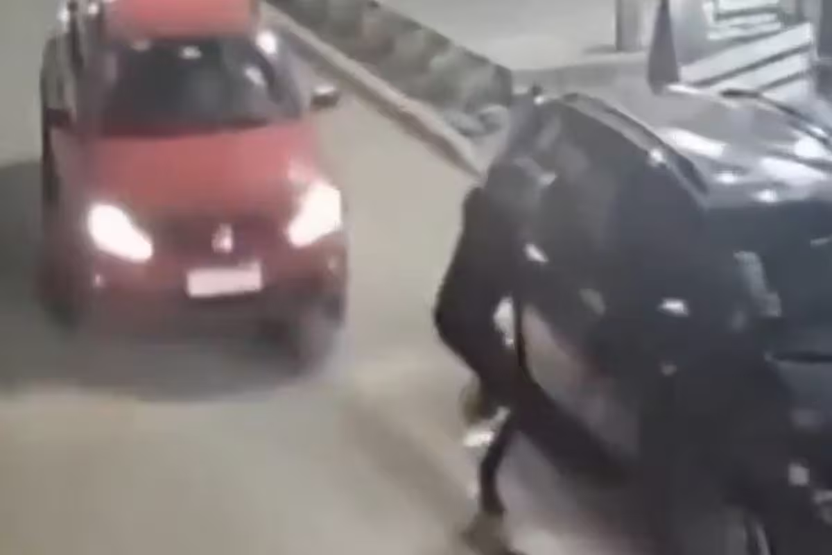 Los delincuentes est&aacute;n pr&oacute;fugos y son buscados.