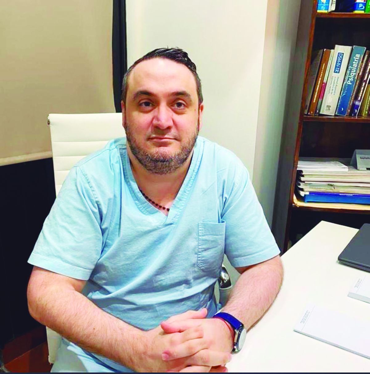 Daniel Budeguer es psiquiatra y psicoterapeuta y tiene su consultorio en Monte Grande.