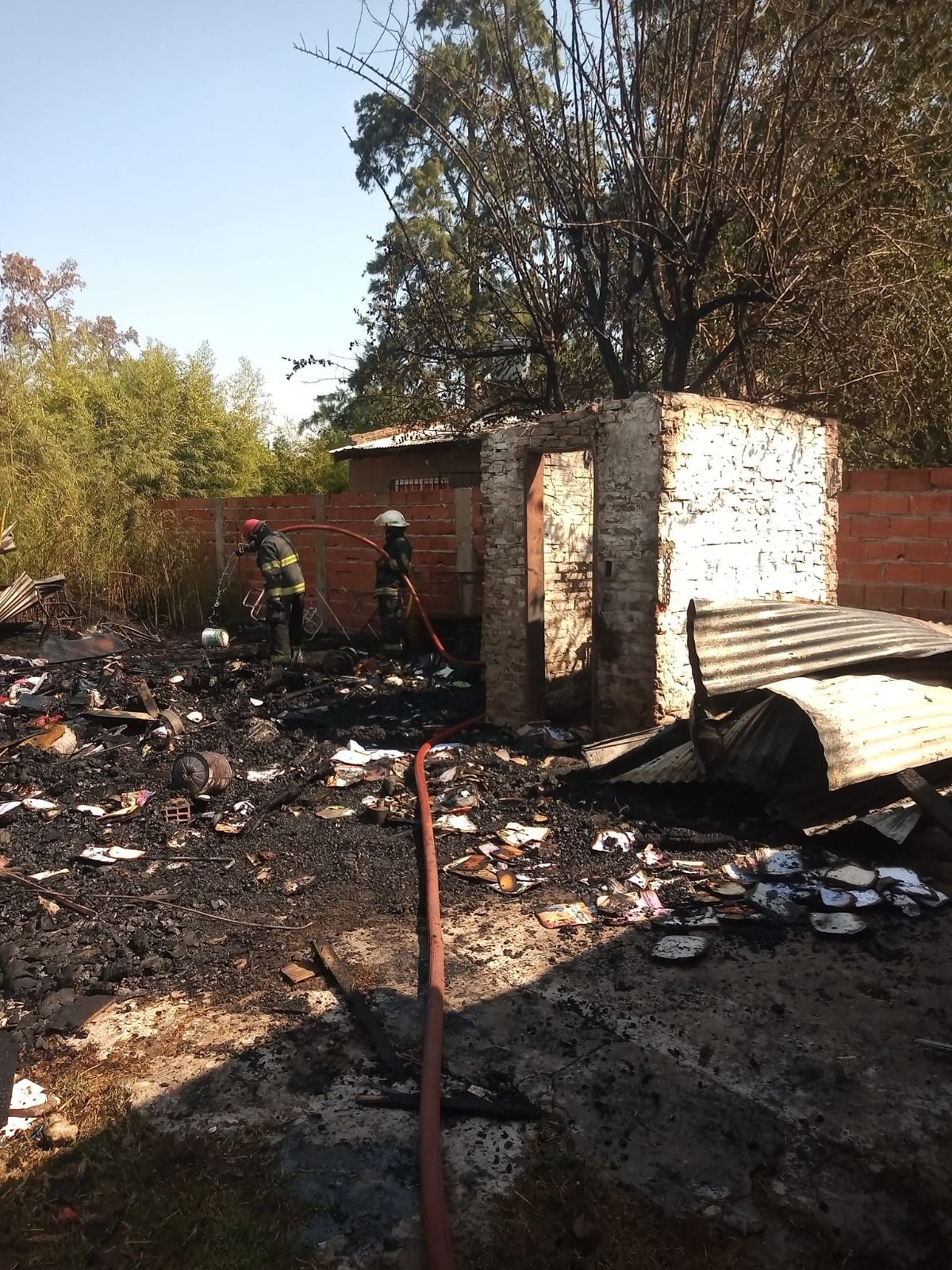 El feroz incendio de una vivienda en San Vicente.