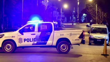 Un adolescente jugaba con un arma de fuego