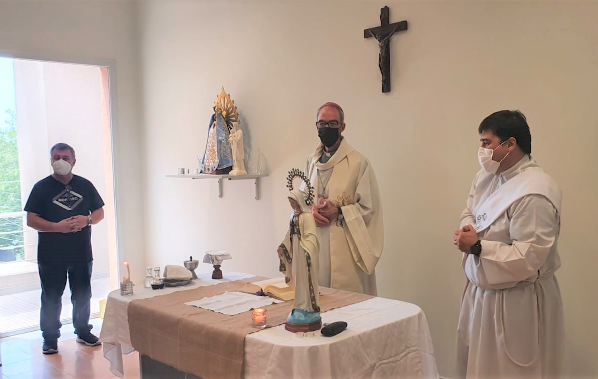 La misa se realizó el pasado jueves en el Hospital del Bicentenario, Monte Grande.