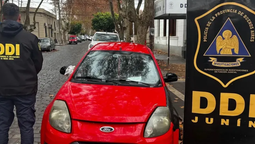 recuperaron en junin un auto robado en lomas de zamora: una mujer fue detenida