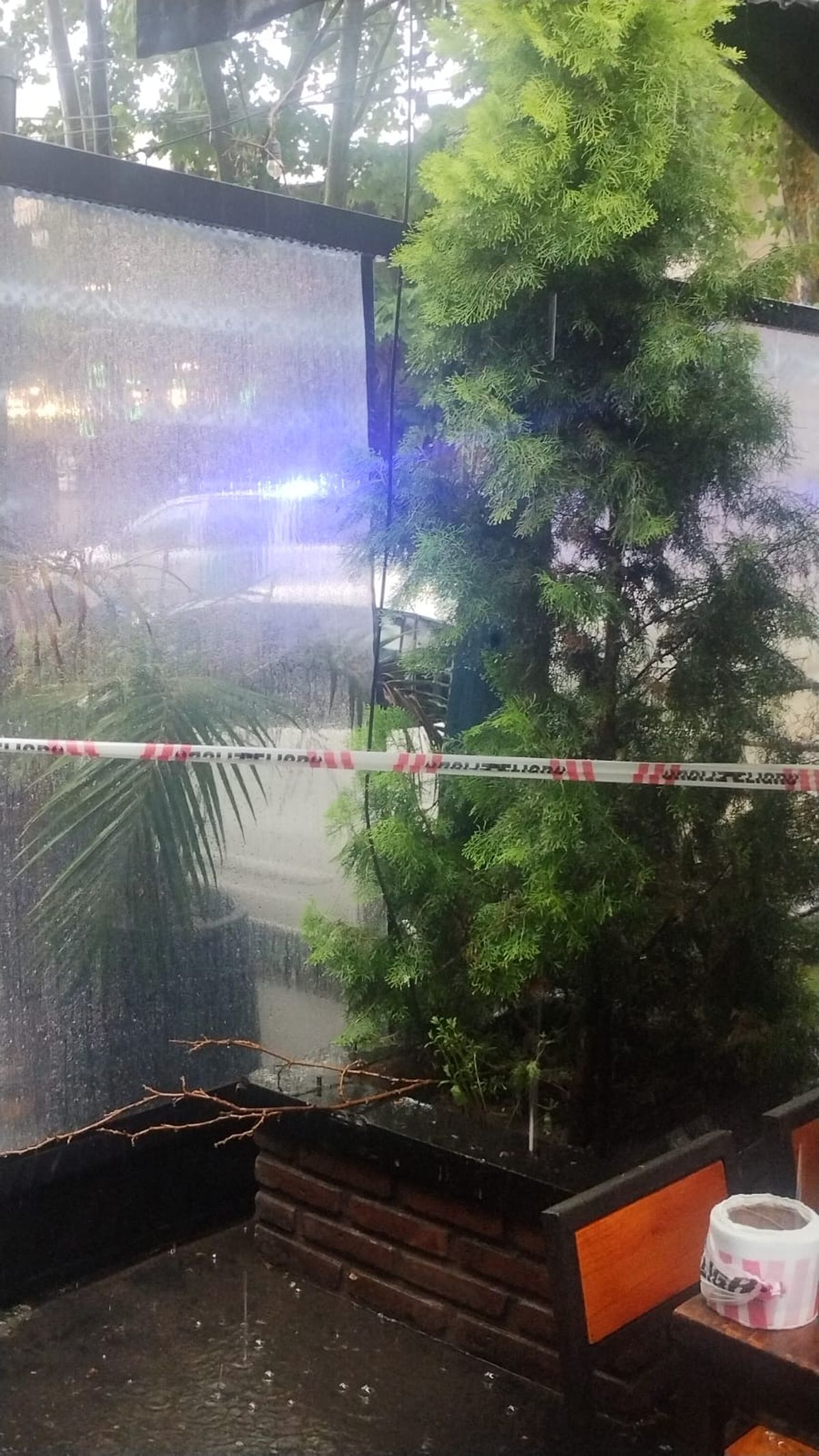 El sector de la terraza quedó momentáneamente inhabilitado.