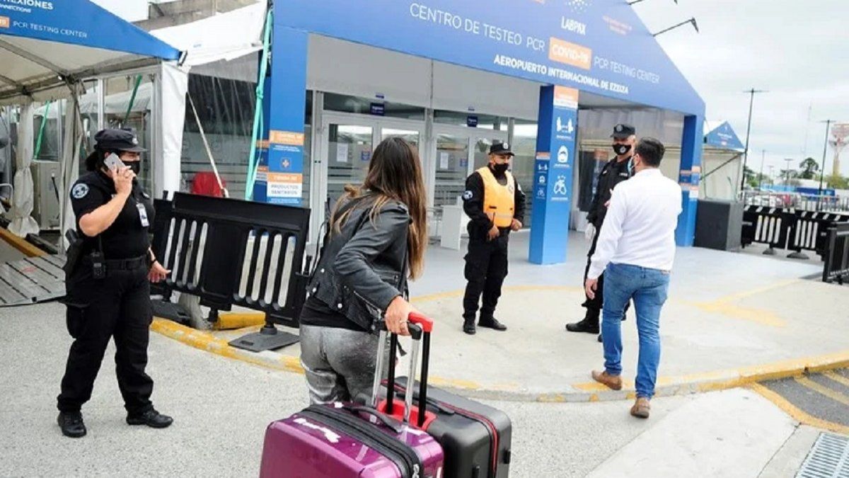 Detectaron un caso de la variante Delta en el Aeropuerto ...