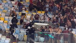 lanus hizo historia y clasifico en el maracana en un partido con incidentes en la tribuna