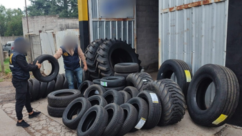 Con allanamientos en Zona Sur, desarmaron una banda que contrabandeaba neumáticos desde Paraguay