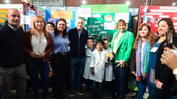 Esteban Echeverría: Fernando Gray recorrió la Feria de Educación, Arte, Ciencias y Tecnología