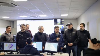 Axel Kicillof encabezó una reunión de emergencia para coordinar la asistencia frente al temporal