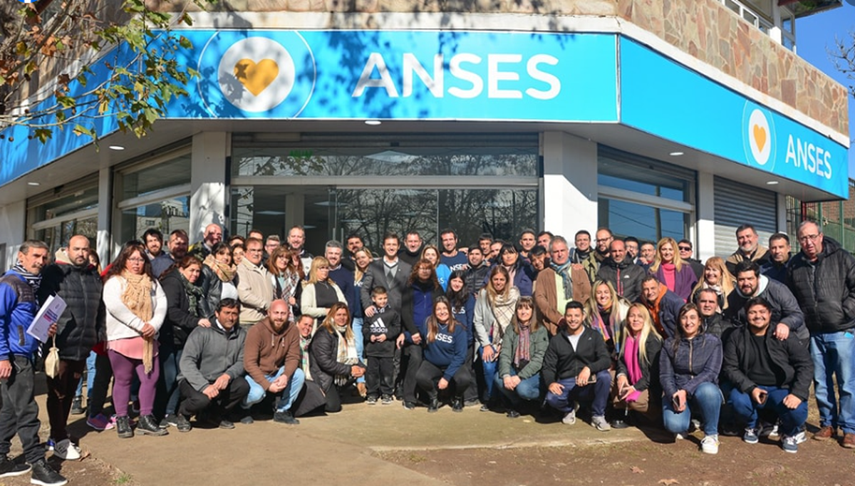 La inauguración de Anses en San Vicente. La sede está ubicada en Sarmiento y Madero.