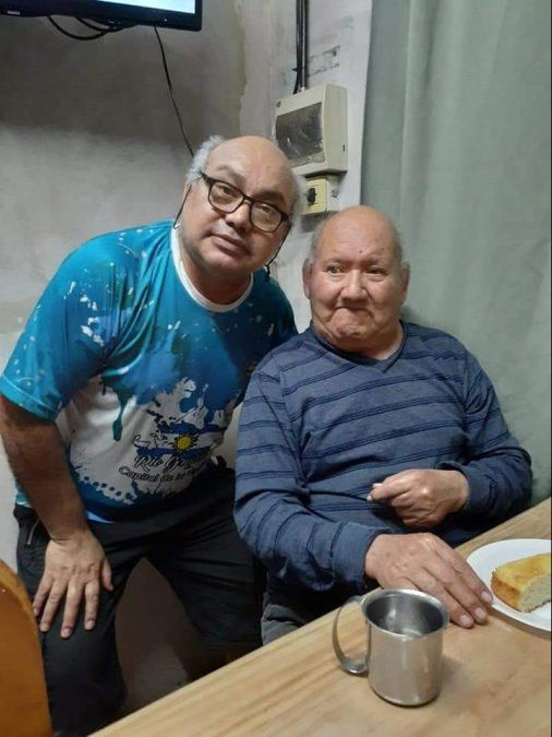 QEPD. Carlos Dom&iacute;nguez, veterano de Malvinas, junto a su padre, Silvano; ambos v&iacute;ctimas del Covid-19. 